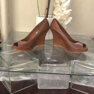 Steve Madden Leather Dress Shoes.Platform 4”.Size 8M. Color see pictures for d.